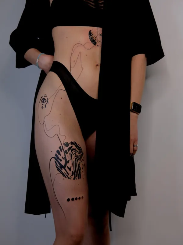 female black abstract татуировка на thigh #68355 | Тату мастер Vel Pokes