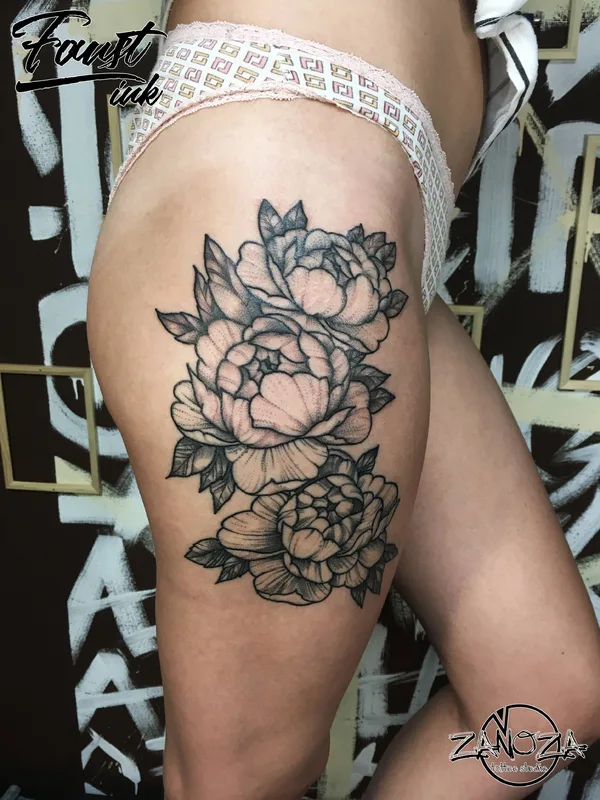 female black and grey blackwork татуировка на thigh #32196 | Тату мастер Александр (Faust) Строилов