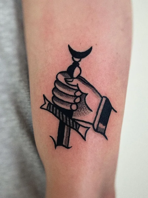 black traditional Tatuaggio su forearm #42997 | Tatuatore Charley Gerardin