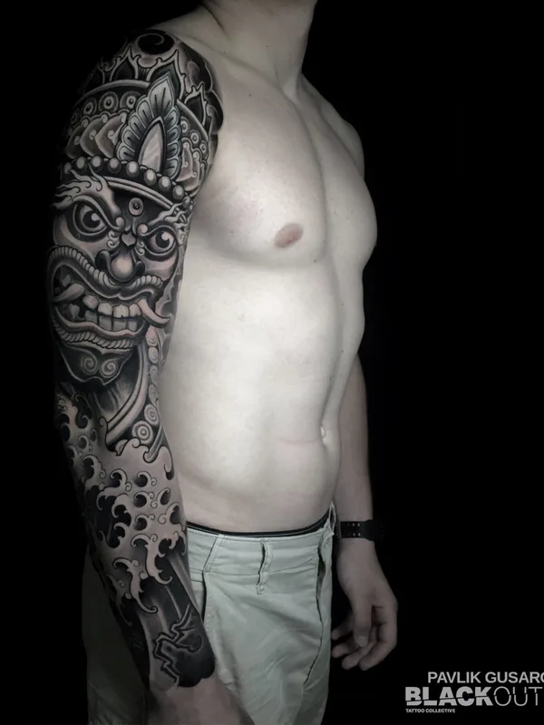male black neotraditional tatouage sur sleeve #75210 | Artiste tatoueur Pavlik Gusarov