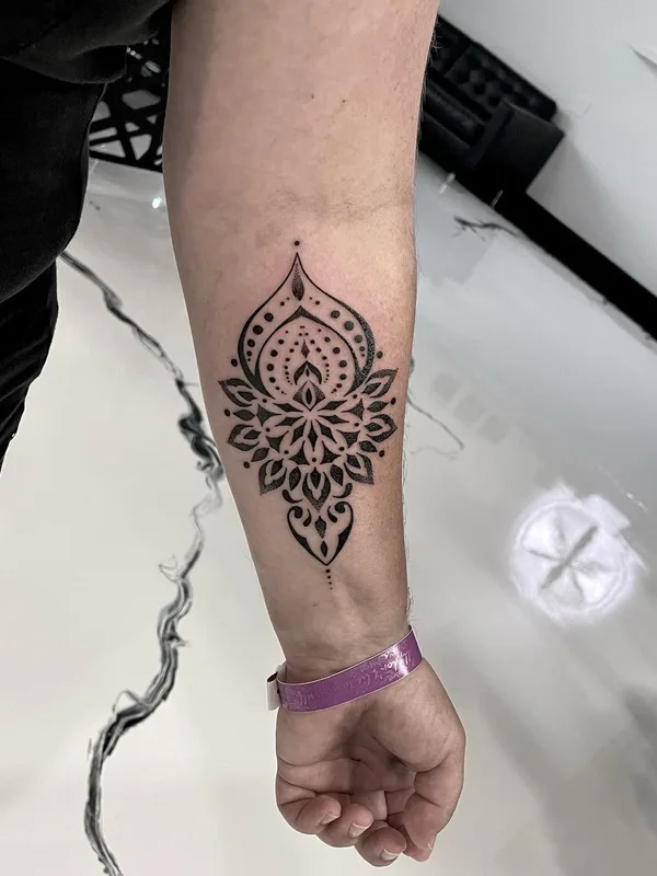 black mandala Tatuaggio su forearm #60572 | Tatuatore Naira Dots