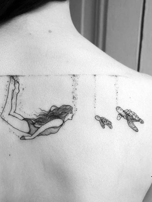 female black and grey fineline 타투 부위 shoulder blade #7828 | 타투이스트 Violeta Arus