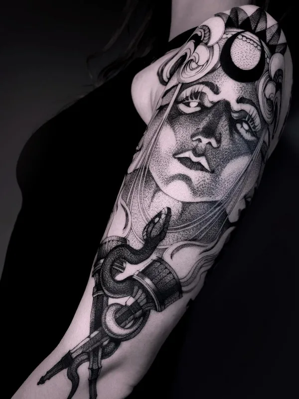 female black and grey blackwork татуировка на full sleeve #47297 | Тату мастер Amina Katinova
