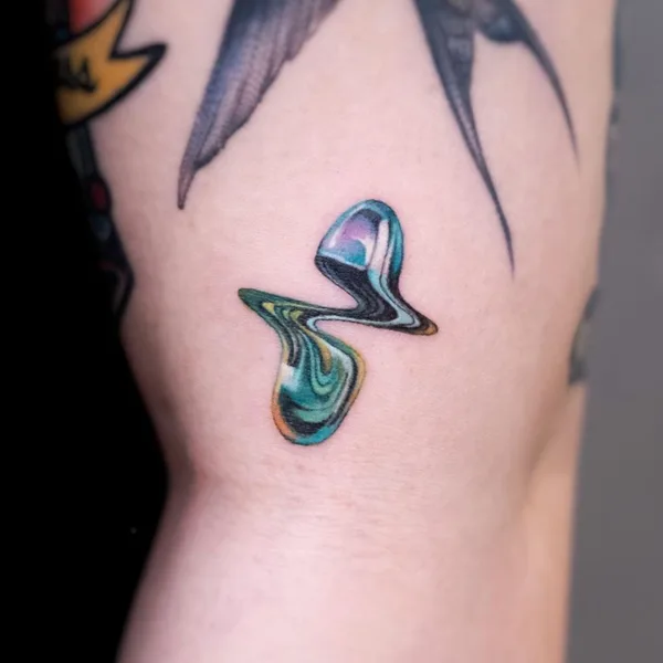 avant-garde tattoo by DEMI LIU in Beijing