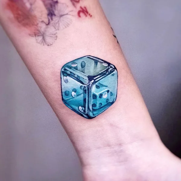 avant-garde tattoo by DEMI LIU in Beijing
