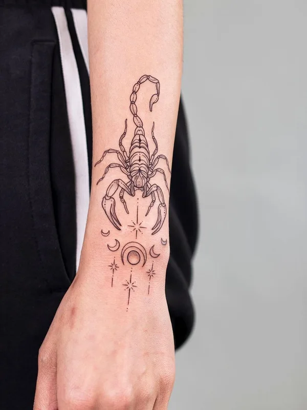 black linework татуировка на wrist #47356 | Тату мастер Nameless