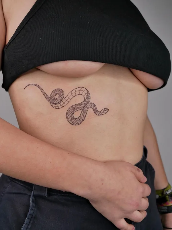 female black linework татуировка на ribcage #47366 | Тату мастер Nameless