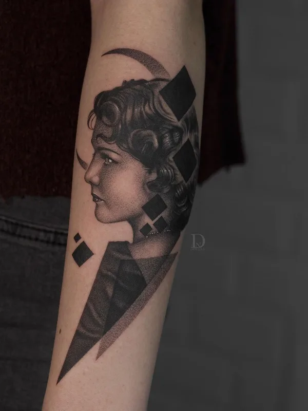female black and grey black and grey татуировка на forearm #47445 | Тату мастер Даниэл Авила-Гомес