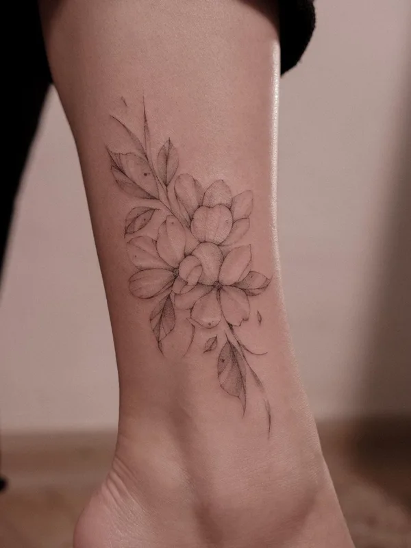 female black and grey fineline Tatuagem em ankle #47469 | Tatuador Анна anhen_tattoo