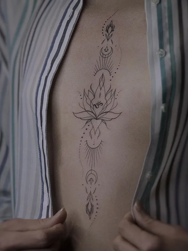 black linework татуировка на sternum #47513 | Тату мастер Ника Лунева