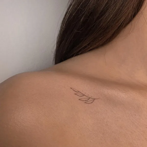 Минимализм tattoo by Алиса Эйсмонт in Воронеж