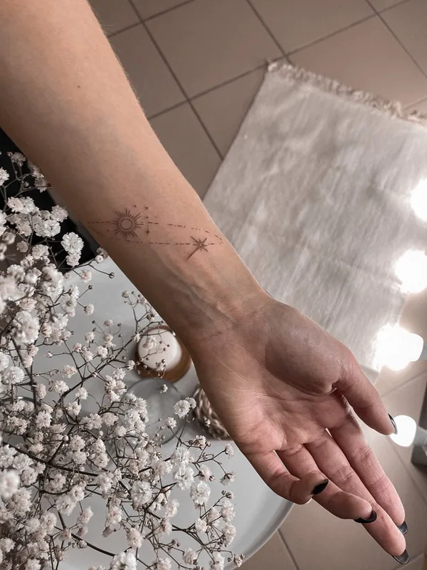 female black fineline татуировка на inner wrist #47548 | Тату мастер Алиса Эйсмонт