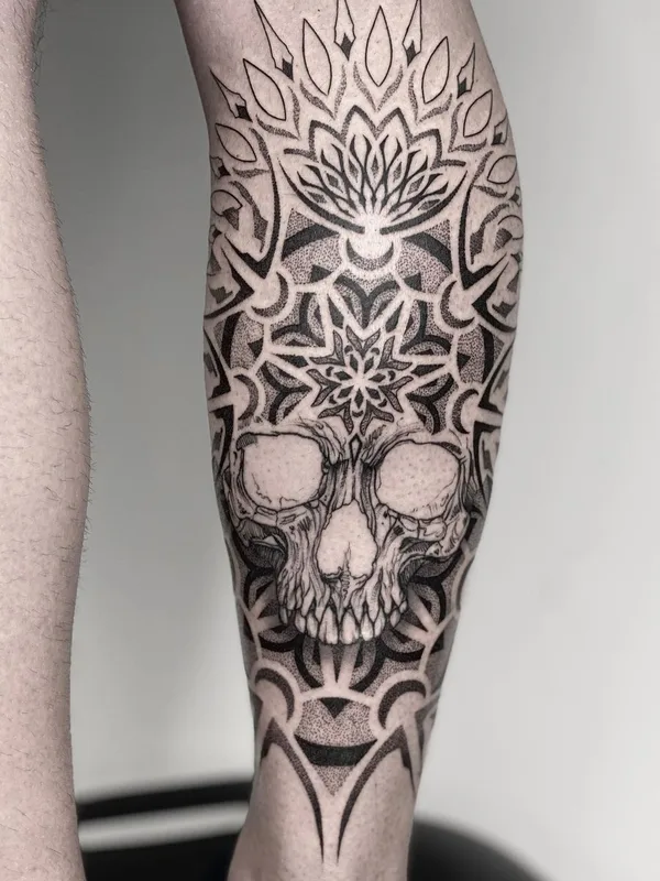 black blackwork 타투 부위 calf #51588 | 타투이스트 Иван Шондин