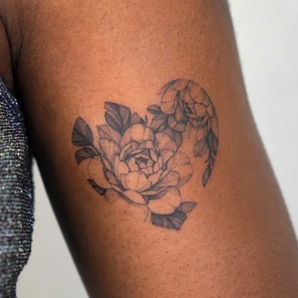 Feminine tattoo by Zee in Seoul
