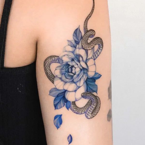 Feminine tattoo by Zee in Seoul