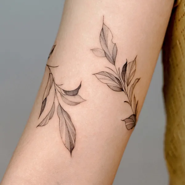 Feminine tattoo by Zee in Seoul