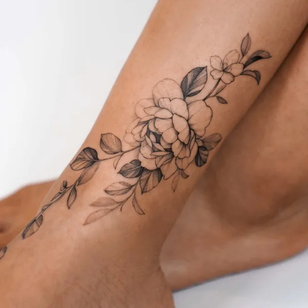 Feminine tattoo by Zee in Seoul