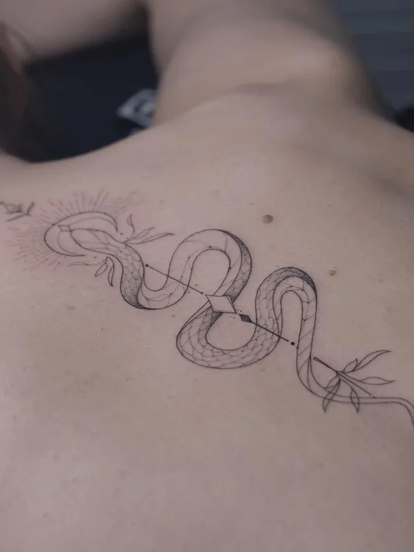 black and grey linework татуировка на upper back #51660 | Тату мастер Анна Тамери