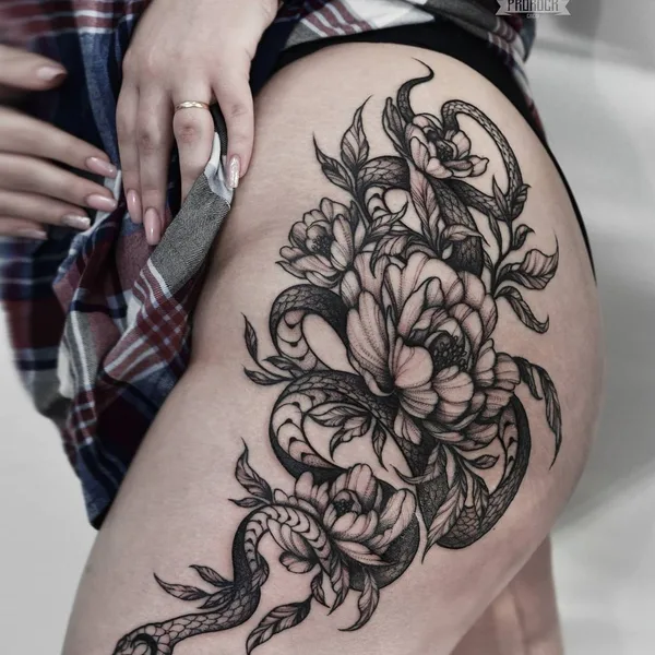 Graphic tattoo by Елена Быкова in Сочи