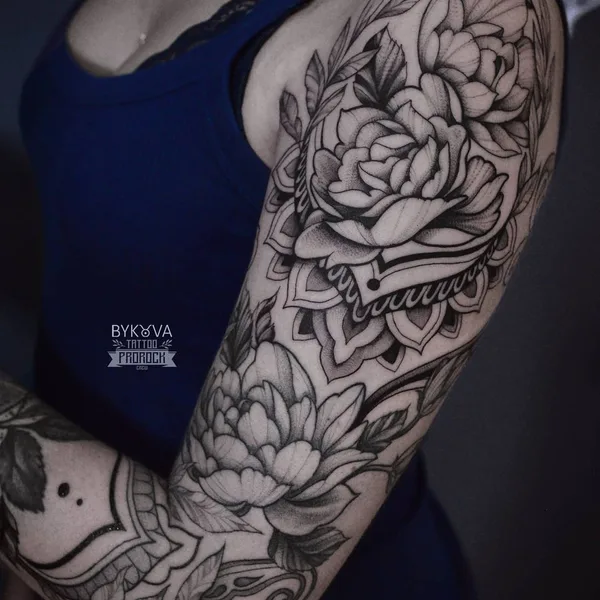 Graphic tattoo by Елена Быкова in Сочи