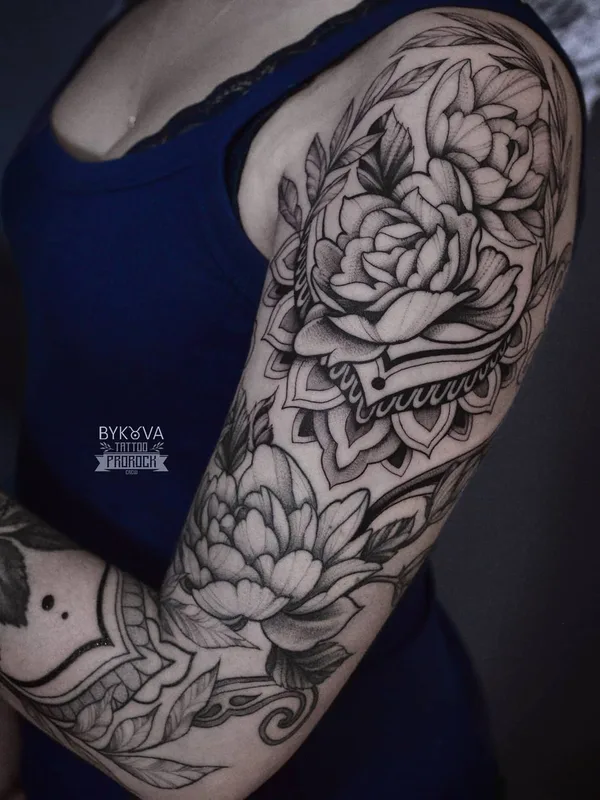 female black and grey black and grey 타투 부위 full sleeve #51683 | 타투이스트 Елена Быкова
