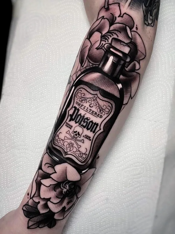 black and grey black and grey tattoo auf forearm #66932 | Tätowierer Elena Mignani