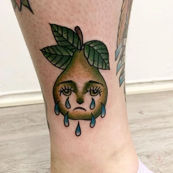 Traditional tattoo by Outi Vihlman in Helsinki