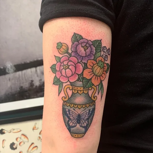 Traditional tattoo by Outi Vihlman in Helsinki