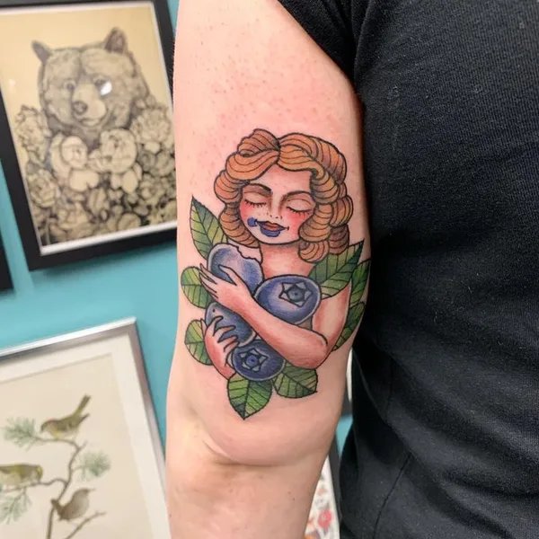 Traditional tattoo by Outi Vihlman in Helsinki