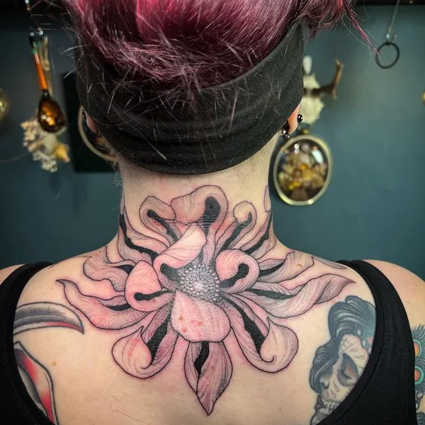 Graphic tattoo by Suvi of Tear Garden