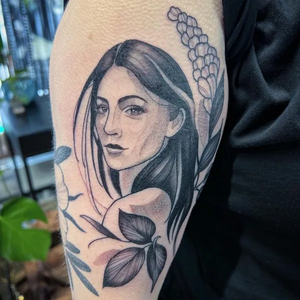 Graphic tattoo by Suvi of Tear Garden