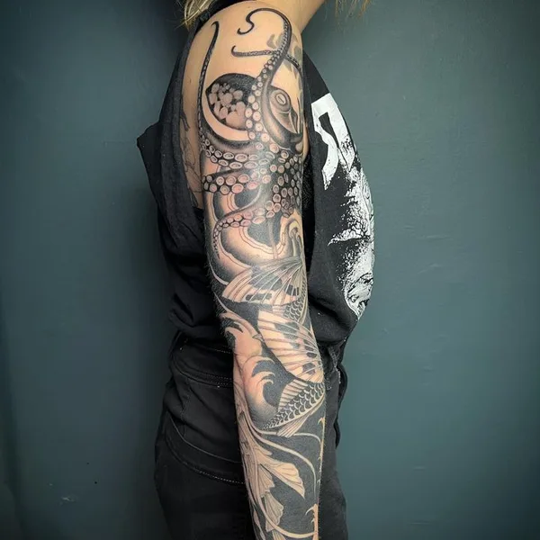 Graphic tattoo by Suvi of Tear Garden