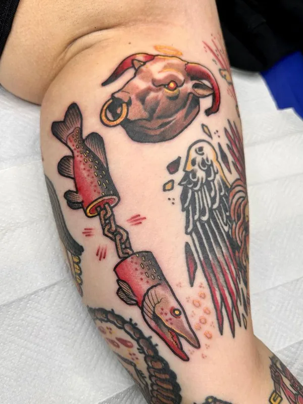 color neo traditional tatouage sur outer arm #66997 | Artiste tatoueur Aari Ylinen