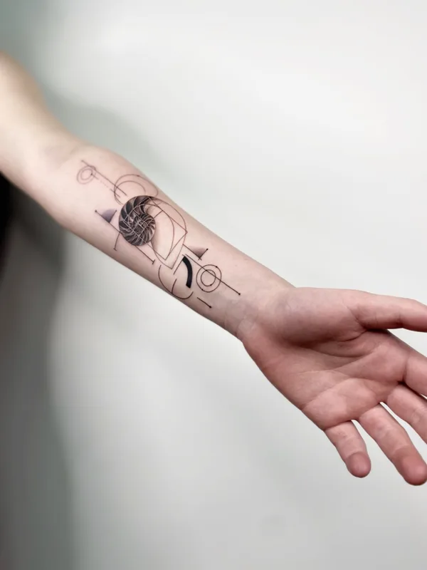 black and grey geometric татуировка на forearm #58498 | Тату мастер Yana VORO