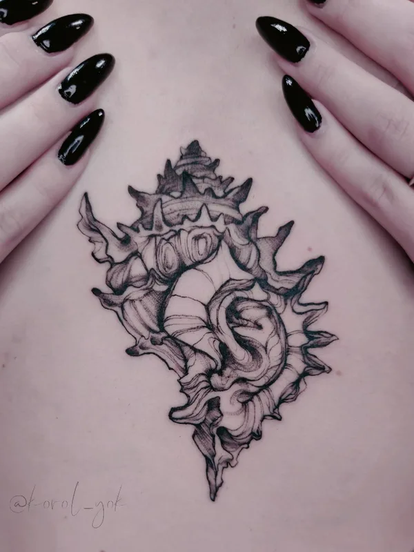 female black and grey blackwork татуировка на sternum #37852 | Тату мастер Лена Королева