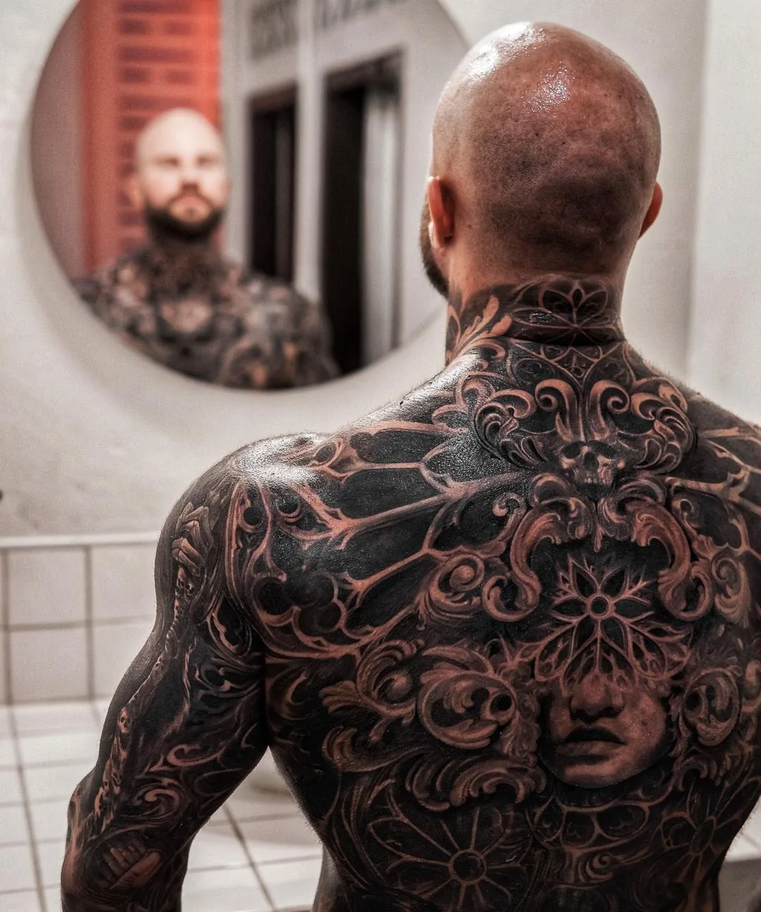 41-Day Tattoo marathon in Thailand of the american bodybuilder