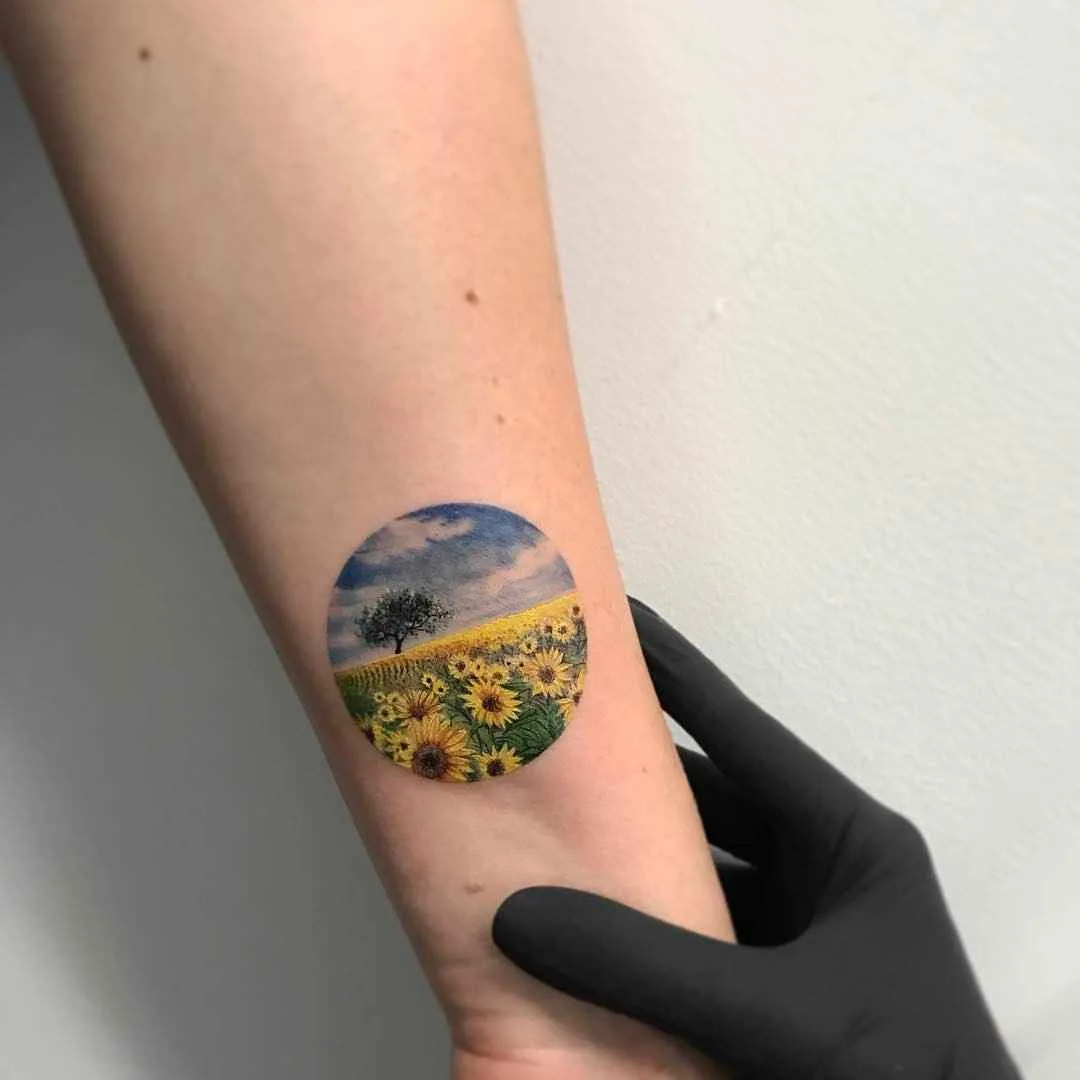 тату мастер Eva Krbdk цветные татуировки в круге акварель графика | Tattoo artist Eva Krbdk color round tattoo watercolor graphic