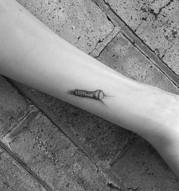 black and grey fineline tattoo auf forearm #113 | Tätowierer Balazs Bercsenyi