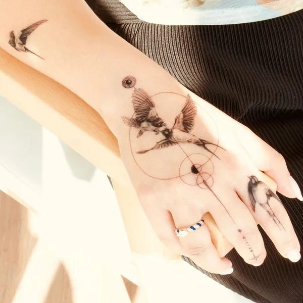 Geometric tattoo by Simge Güleryüz in Bayraklı
