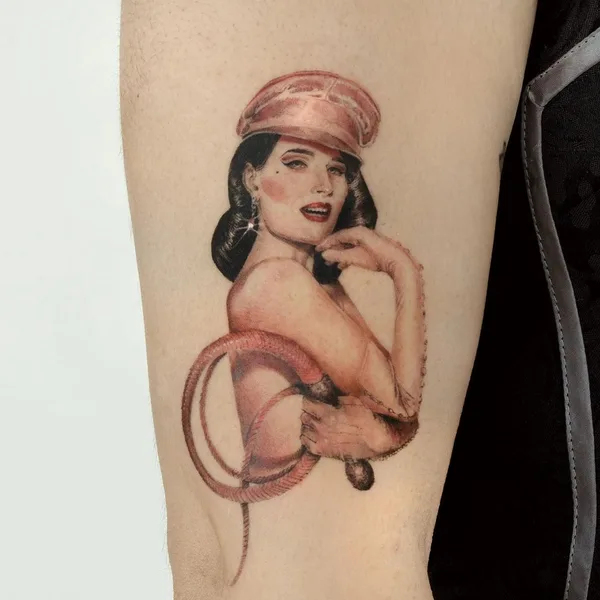 Geometric tattoo by Simge Güleryüz in Bayraklı