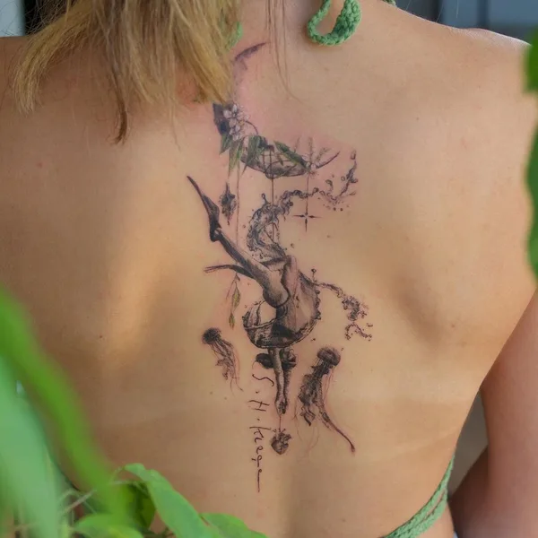 Geometric tattoo by Simge Güleryüz in Bayraklı