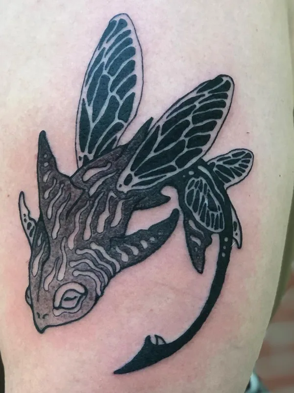 black and grey blackwork Tatuaggio su upper arm #47737 | Tatuatore Zox Volkov