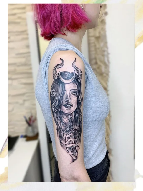 female black and grey black and grey Tatuaggio su upper arm #51735 | Tatuatore Ирина Итальянкина