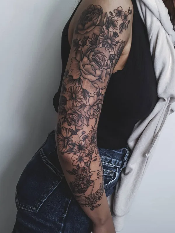 female black and grey black and grey 타투 부위 full sleeve #51755 | 타투이스트 Кристина Лебедева