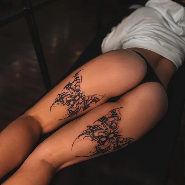 Graphic tattoo by Макс @meow.tattooer in Сочи