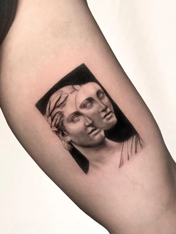black and grey black and grey Tatuaggio su upper arm #65305 | Tatuatore Claudia