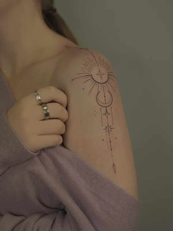 female black linework татуировка на shoulder #67037 | Тату мастер Лена Осень
