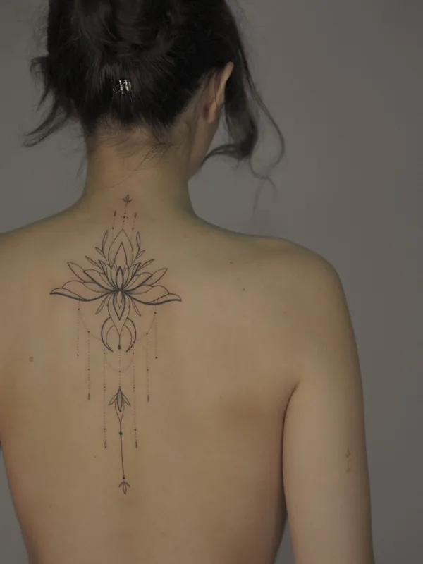 female black linework татуировка на upper back #67039 | Тату мастер Лена Осень