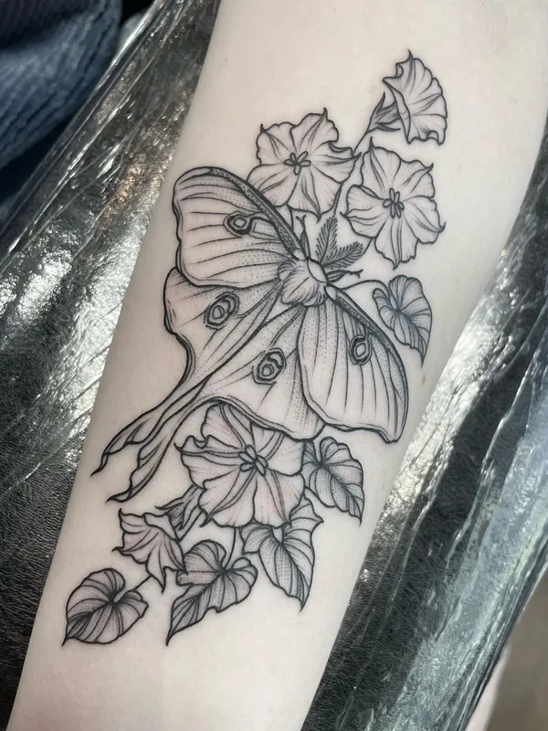 black linework 纹身 在 forearm #57246 | 纹身师 Kirsten Marsden Ballantyne