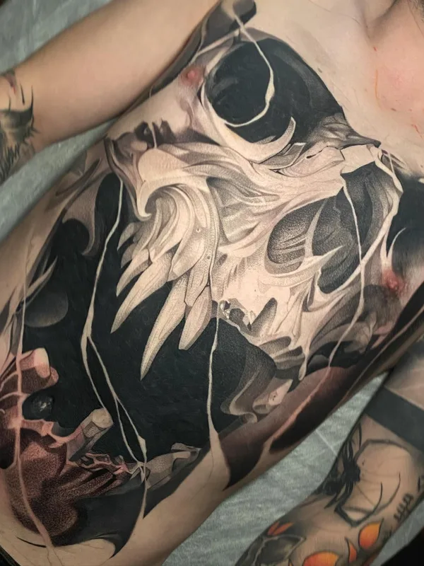 male black and grey blackwork tatuaje en chest #58519 | Tatuador Elric